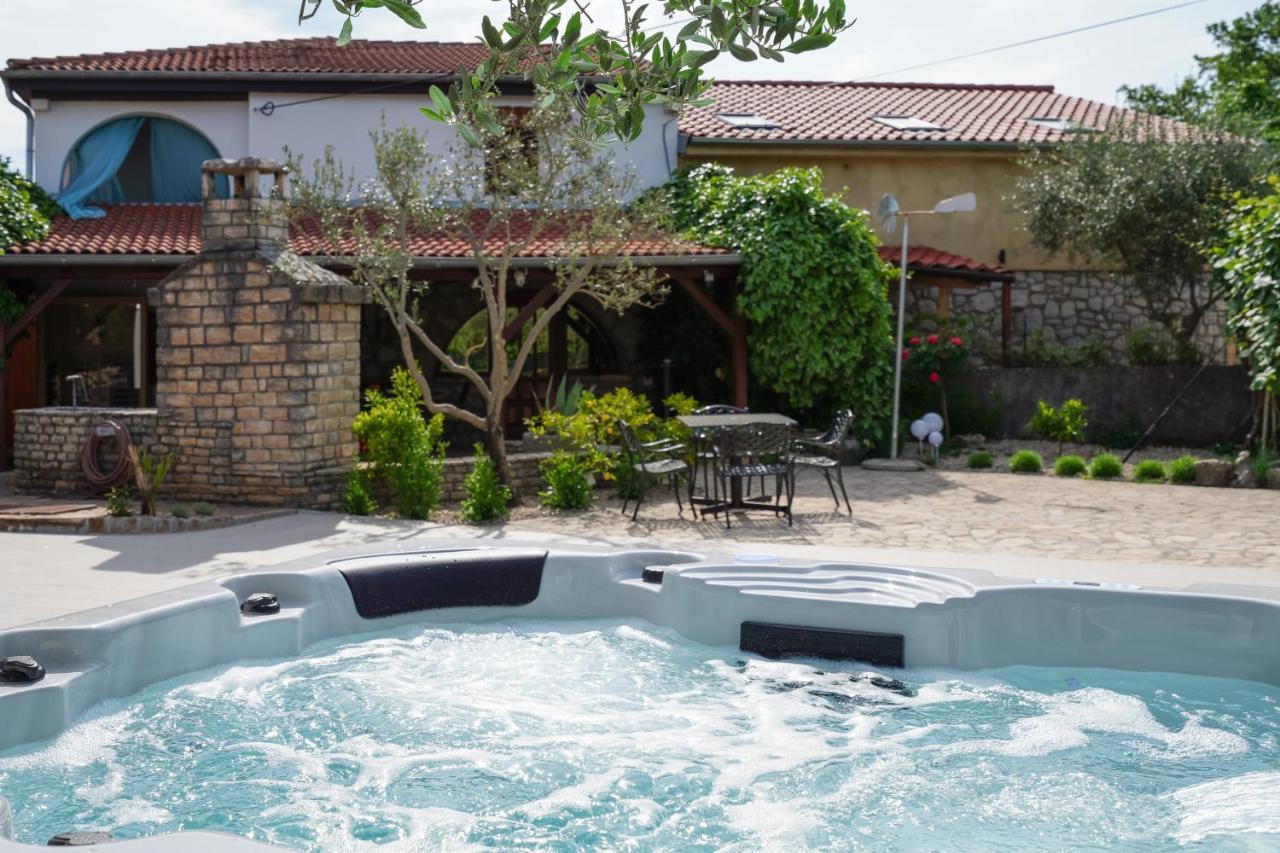 Stone Lady Holiday Home With Pool&Hot Tub,Sauna,Bbq,Garden Rasopasno Eksteriør bilde
